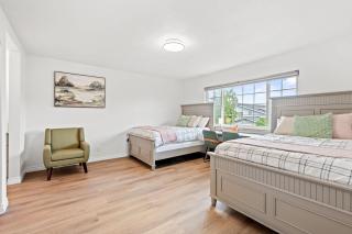 Stylish Retreat Large Living Space & Bright Suites - 0