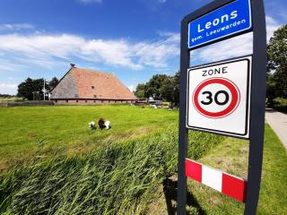 Spacious holiday home in Leons with garden - 1