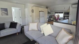 Sunkist tranquility in Mt Maunganui's Golden Triangle - 5