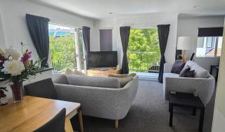 Sunkist tranquility in Mt Maunganui's Golden Triangle - 6