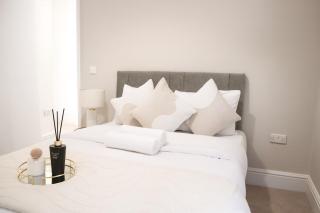 The Luxe Apartment - 7