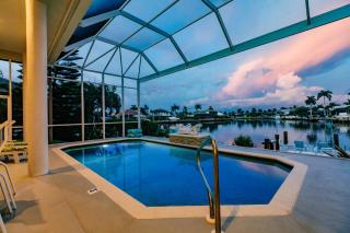 Casa Vista - Luxury Waterfront Villa with Heated Pool, Kayaks, Fishing, Bikes - 0