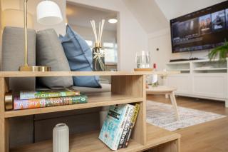 Doctors Lane- Modern 3 Bedroom Contractor Family House Central Melton Mowbray - 2