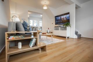 Doctors Lane- Modern 3 Bedroom Contractor Family House Central Melton Mowbray - 7