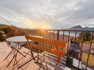Spacious & modern, short drive to lake & mountain - 8