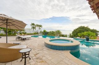 Villa Vita Oceanfront Mansion - 2