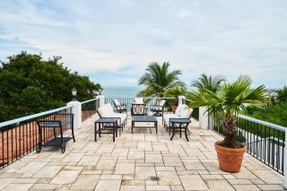 Villa Vita Oceanfront Mansion - 4