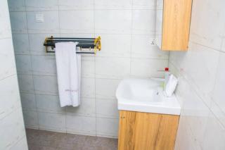 feel at home luxury suit - 7