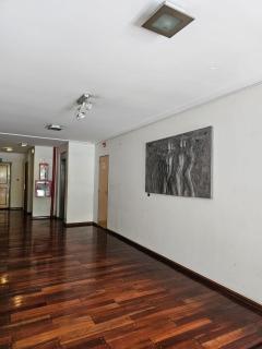 Moderno departamento con terraza privada - 2