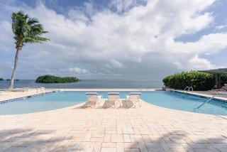 Turtle Cove Luxury Sea Front Family Escape - 6