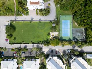 Turtle Cove Luxury Sea Front Family Escape - 5