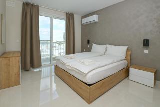 Lovely and spacious apartments in the quaint and quiet town of Pembroke - 3