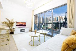 Luxury 1 Bedroom Full Marina View, Sleeps 5, 1 Min to Metro - 0