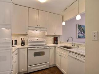 Fountain View Cottage - 1