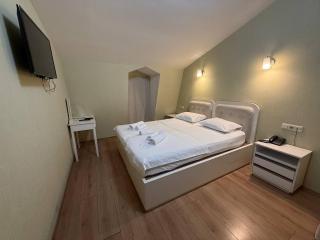 Hotel Royal Harmony - 1