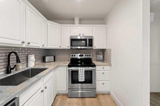 Historic Apartment with Roof Deck in the Heart of North Park - 1