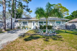 Pet Friendly! Sunny Getaway 3 Mi to Barefoot Beach - 8