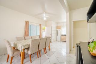 Casa com 04 dormitórios - 1