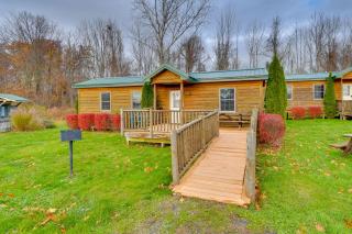 Bayfront Cabin with Docks and Access to Lake Ontario! - 9