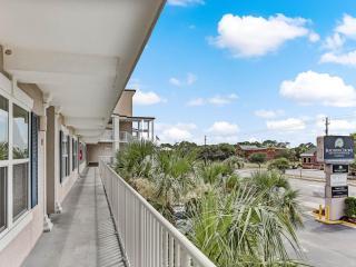 Tybee Beach Club 123 - 1