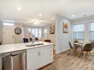 Hunter's Knoll Garden - 4