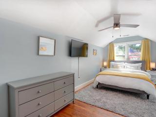 Sundial Inn Unit 4 - 2