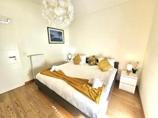 Executive 3BR Flat w Terrace, Parking, Fast Wi-Fi - 3