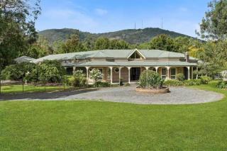 Private Countryside Retreat Near Melbourne Pool Huge Grounds - 0
