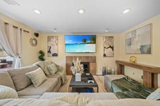 Entire Private Home with 4 Bedrooms and 3 Bathrooms, Pool, Hot Tub, King Bed, Garage, Available Now - 5