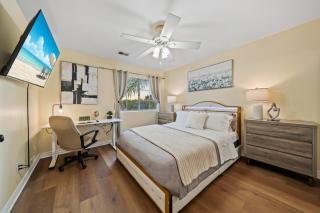 Entire Private Home with 4 Bedrooms and 3 Bathrooms, Pool, Hot Tub, King Bed, Garage, Available Now - 3