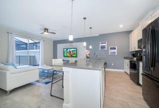 2921DH TOWNHOUSE 4 BEDROOMS & 3 BATHROOMS + POOL - 6