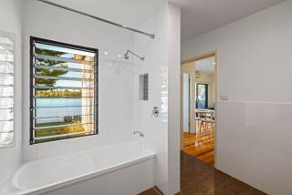 Anglesea Waterfront Bungalow - 4