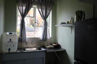 Cozy Garden Cottage with Secure Private Parking - 4