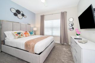 1100YL TOWNHOUSE 5 BEDROOMS & 4 BATHROOMS + POOL - 4