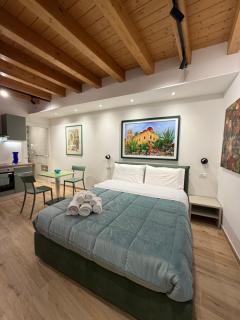 Caminneci Palace Boutique - 9