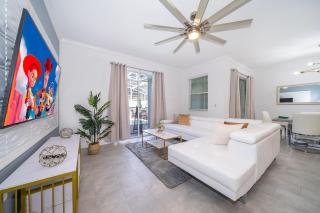 1122LG TOWNHOUSE 4 BEDROOMS & 3 BATHROOMS + POOL - 1