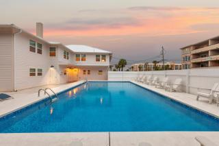 Beachside Villa Unit 1 - 2