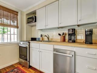 Courtyard Off Madison Square - 1