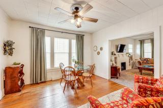 Less Than 1 Mi to Historic Dtwn Texarkana Charming Home! - 3