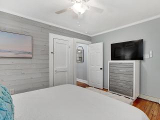 Ebb & Flow Apartment House - 2