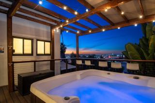 Lux Escape 2 • Views Hot Tub Games Mini Golf - 6