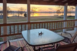 Deck and Yard Wolf Creek Waterfront Home in Grove! - 8