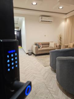 شقة الحياة - 8