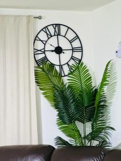 Landvue Stays Modern 2 Bed 2 Bath Apartment with free parking! - 2