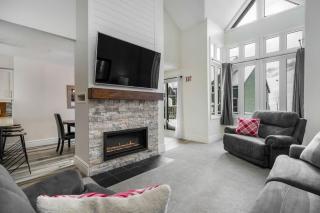 Slopeside Haven - Ski-In Ski-Out Adventure Base - 0