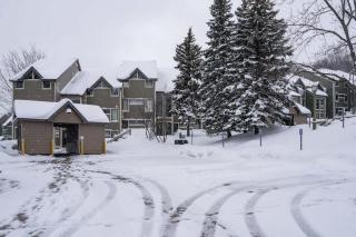 Slopeside Haven - Ski-In Ski-Out Adventure Base - 5