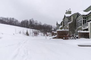 Slopeside Haven - Ski-In Ski-Out Adventure Base - 4