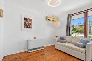 Goulburn Stay with Garden Views & Comfort - 4