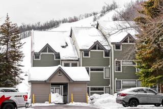 Hillside Lookout - Ski-In Ski-Out Alpine Escape - 8