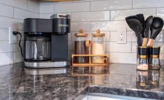 New modern home - movie and game room - Family Friendly - 1